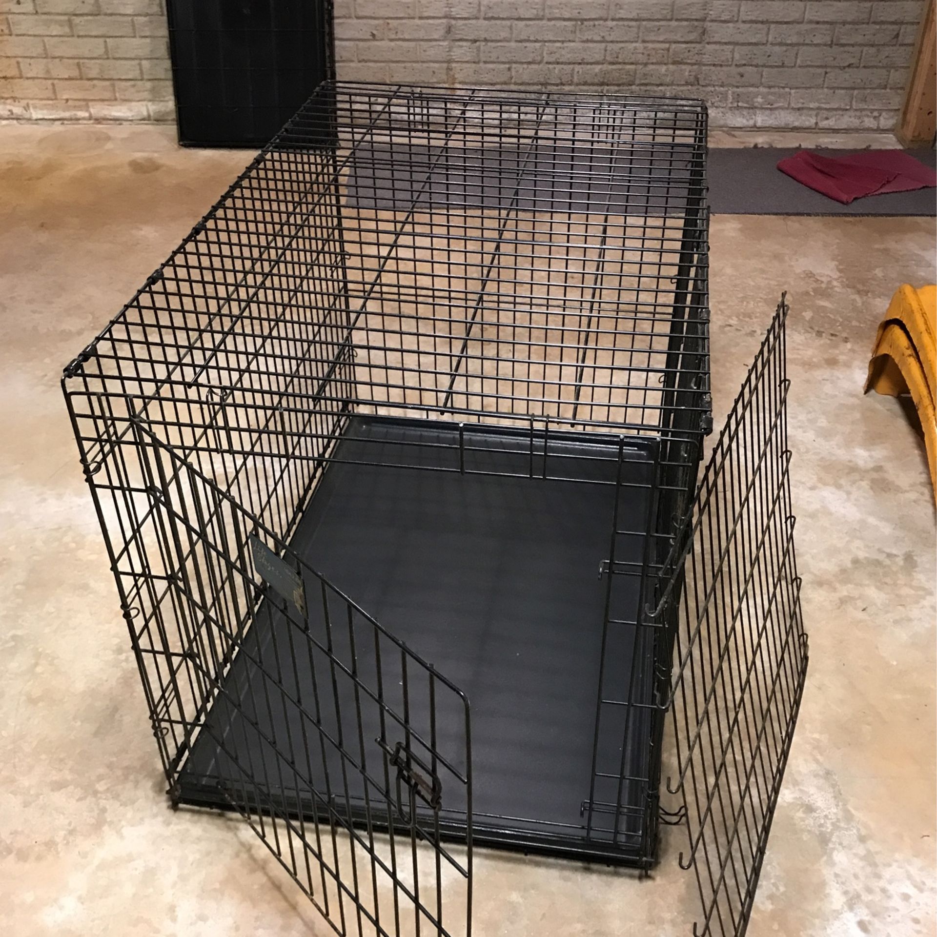 Large dog Crate With Divider