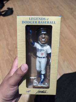 Manny Mota bobblehead