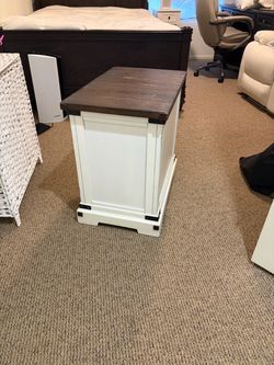 Night stand