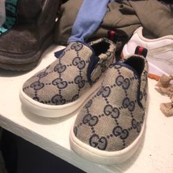 Gucci kid shoes 