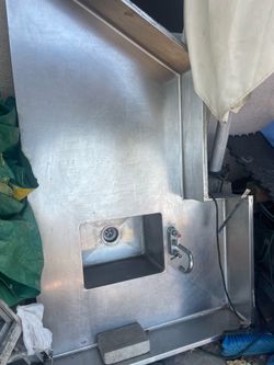 Restaurant sink