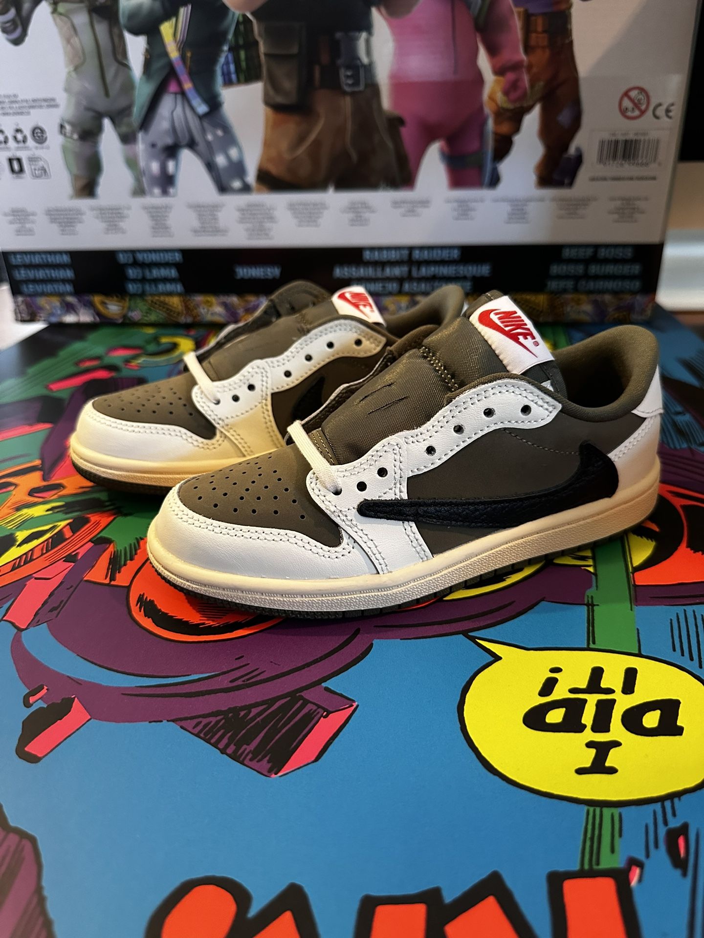 Travis Scott x Jordan 1 Retro // Olive - 13c Kids 