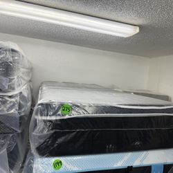 TWIN SIZE PILLOW TOP MATTRESS & BOX SPRING BED SET