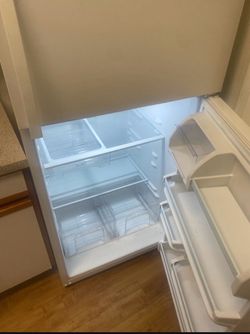 White Top-Freezer Refrigerator