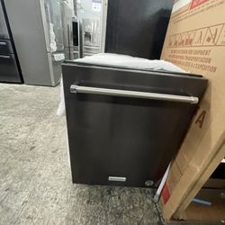 Kitchen Aid Dishwasher In Black Stainless New Open Box With 3 Racks