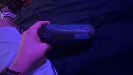 JBL flip four