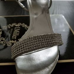 I.Miller Silver Strappy Shoes. Size 6. Like new