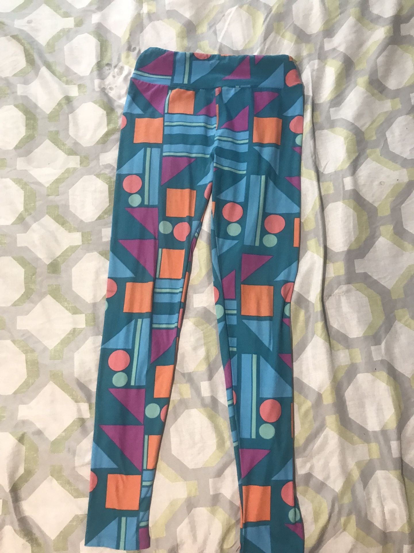 Lularoe Leggings One Size But They Fit Like Small /medium