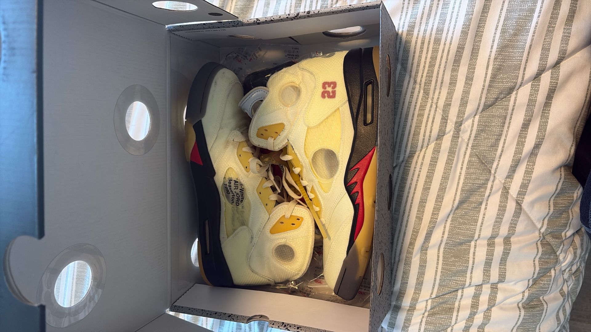 Retro Jordan Off White