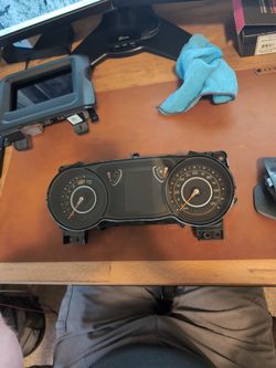 Jeep JL Instrument Cluster 