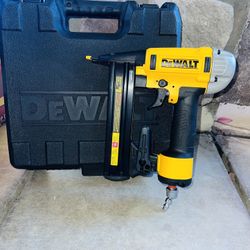 DeWalt Pneumatic 18-Gauge 1/4" Crown Stapler - DWFP1838