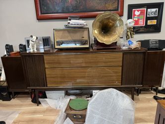 Vintage Stereo Console