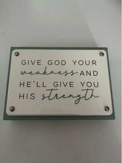 Wall/shelf decor