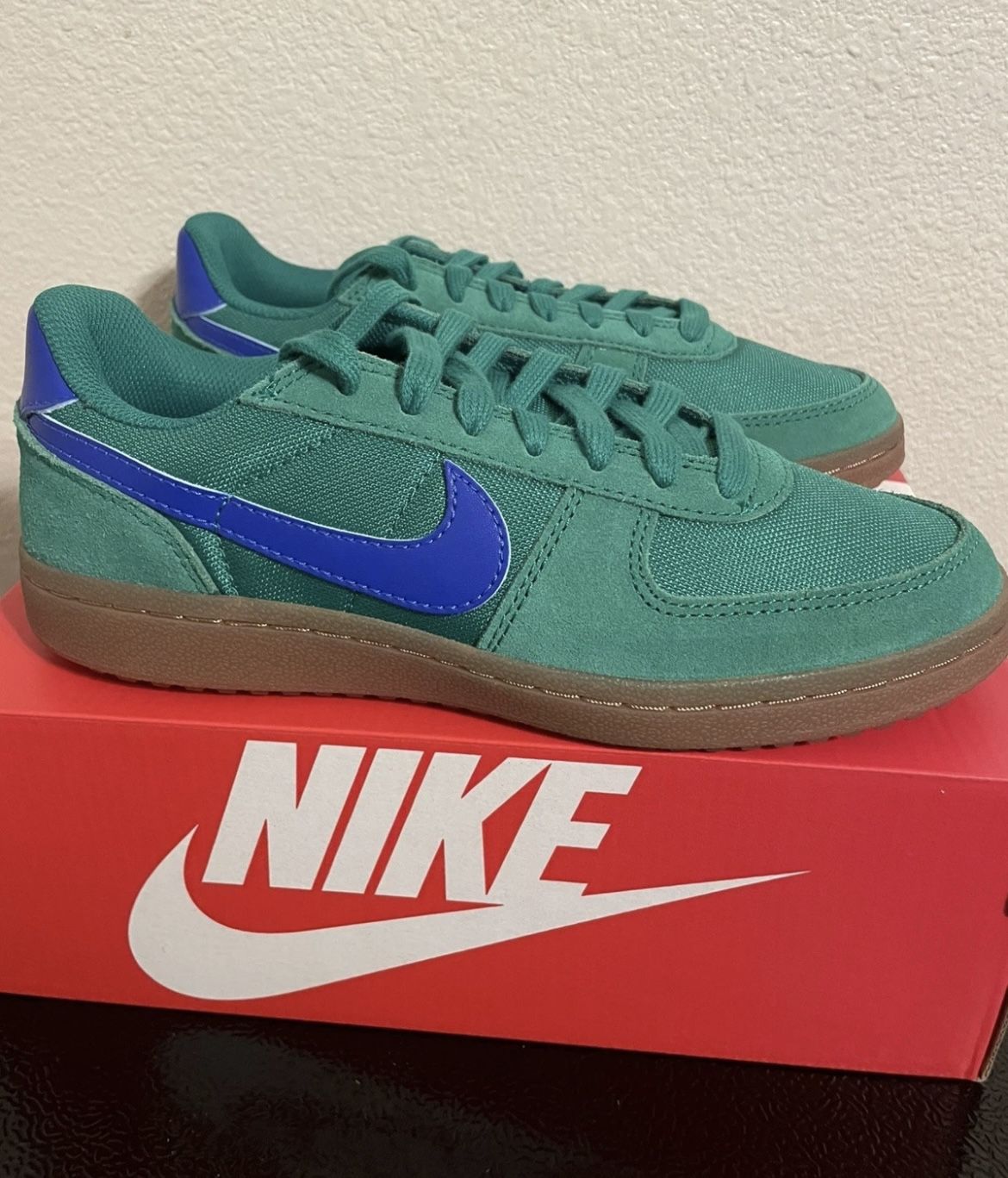 Nike Field General Size 6Y Malachite Hyper Royal IF0465-302