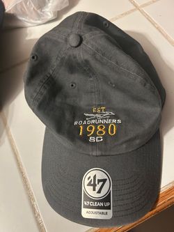 dark gray '47 Brand Clean Up adjustable dad hat featuring embroidered text that reads "EST ROADRUNNERS 1980 SD