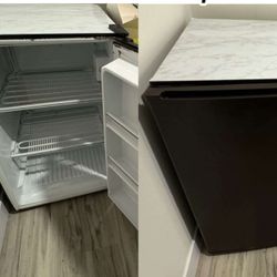 Medium Refrigerator 