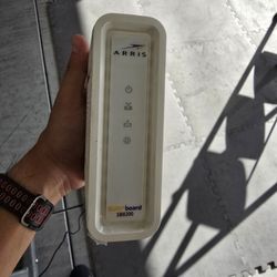 Arris Surfboard SB8200 32x8 DOCSIS 3.1 Spectrum Cable Modem 