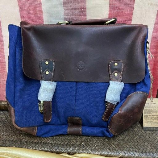 NWT Aaron Leather Goods Vintage Messenger Bag
