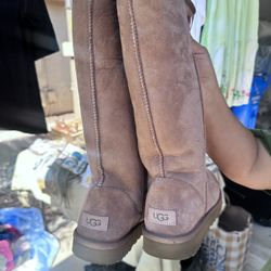 UGG Size 10 De Mujer $15