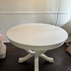 Round Dining Table 