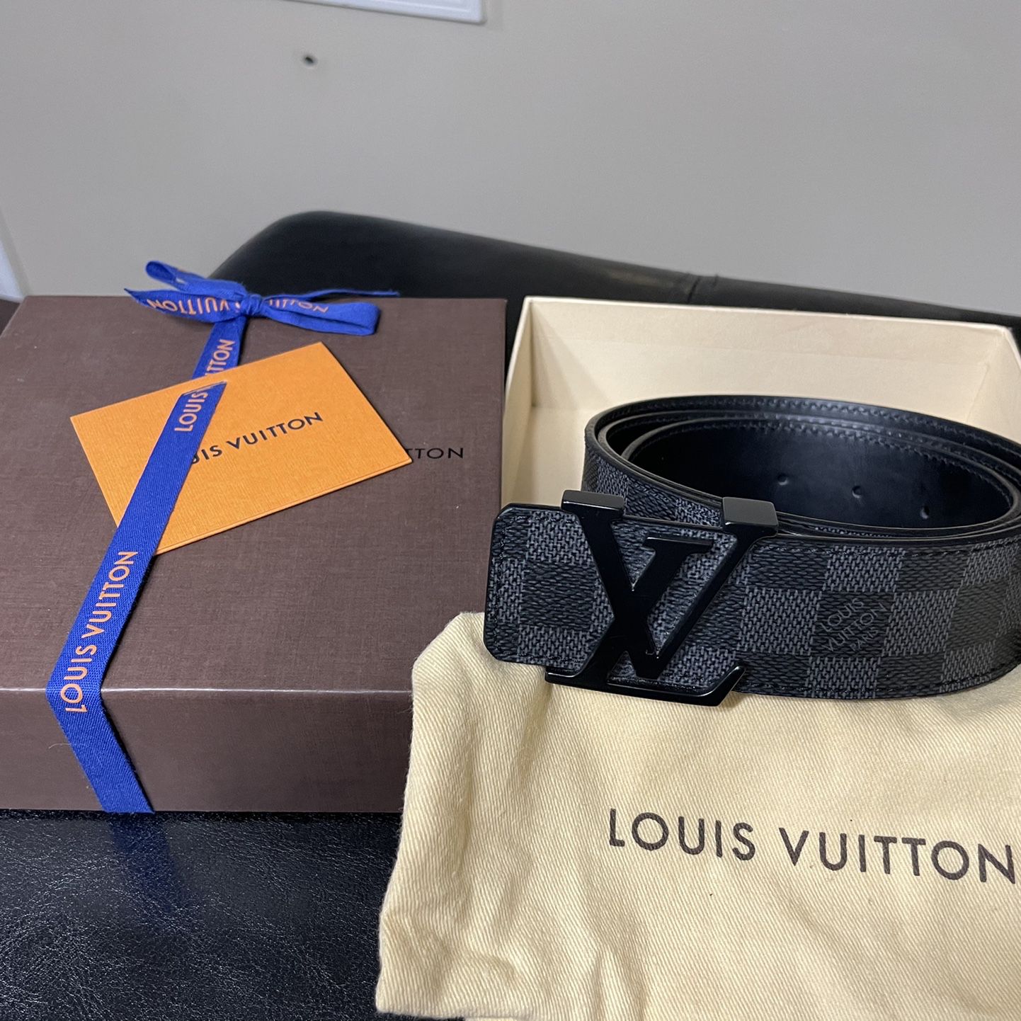 AUTHENTIC Men’s Louis Vuitton Signature LV Initial Damier Graphite Belt