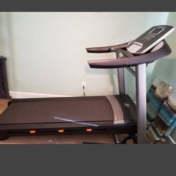 Heavy duty treadmill ( delivery)