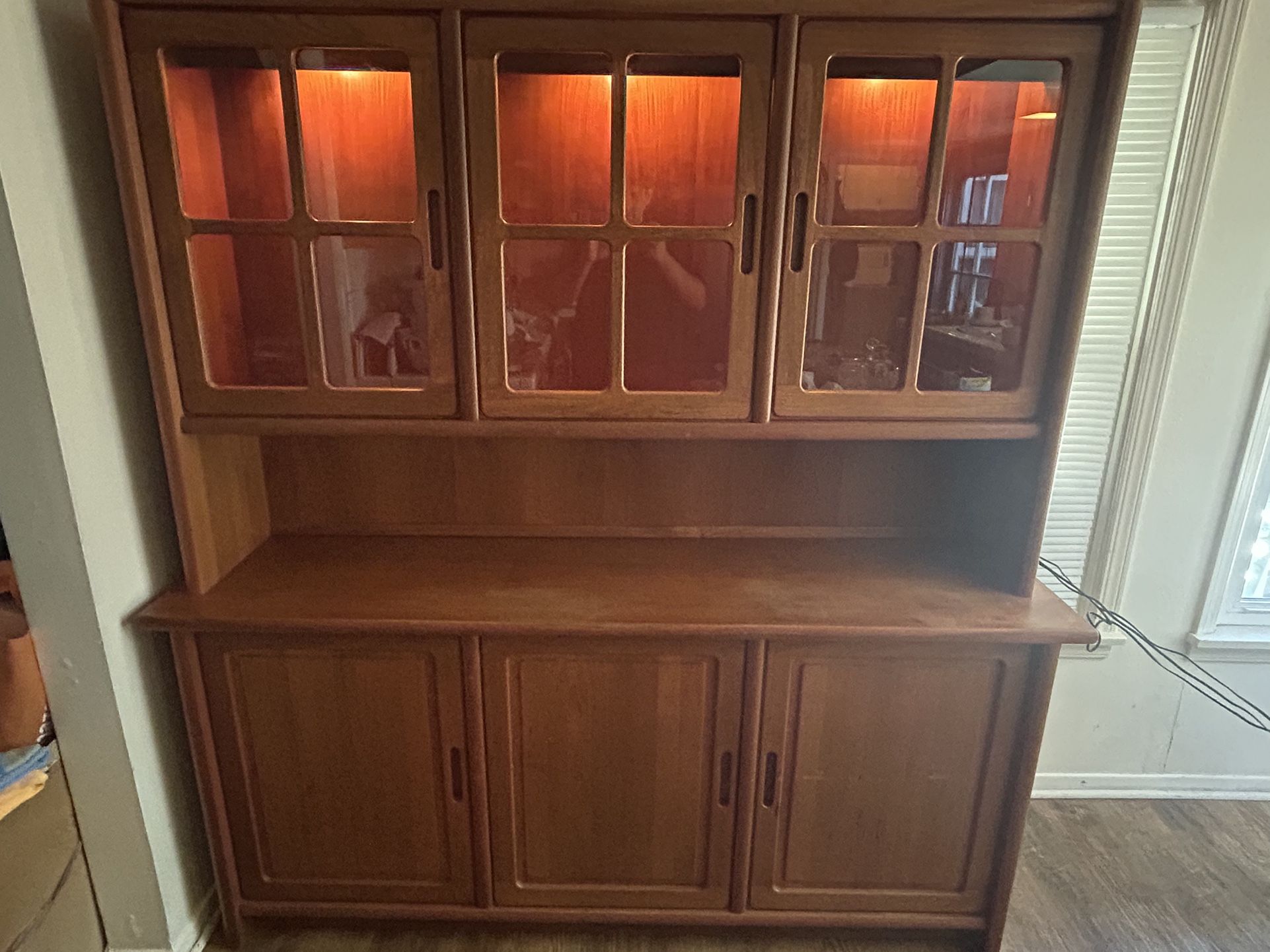 3 Door Cabinet 