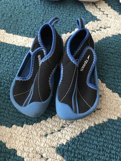 7/8toddler swim shoes