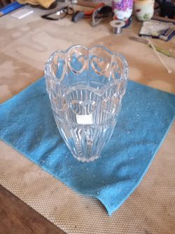         FIFTH AVENUE CRYSTAL HEART VASE $25