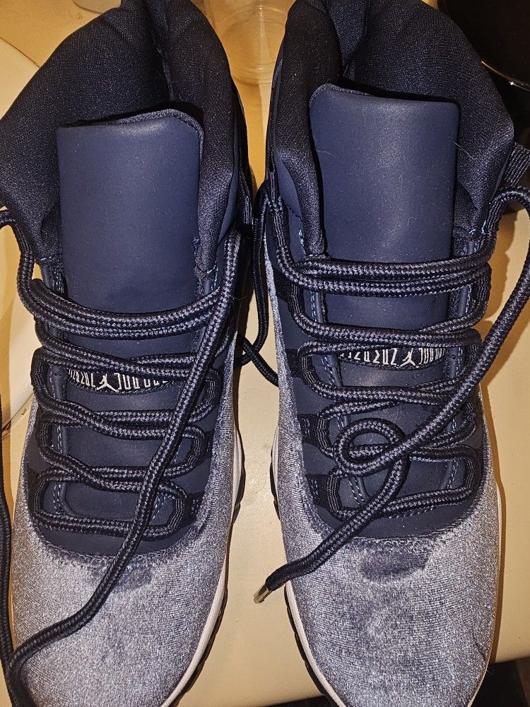 Air Jordan 11 Velvet ‘Midnight Navy