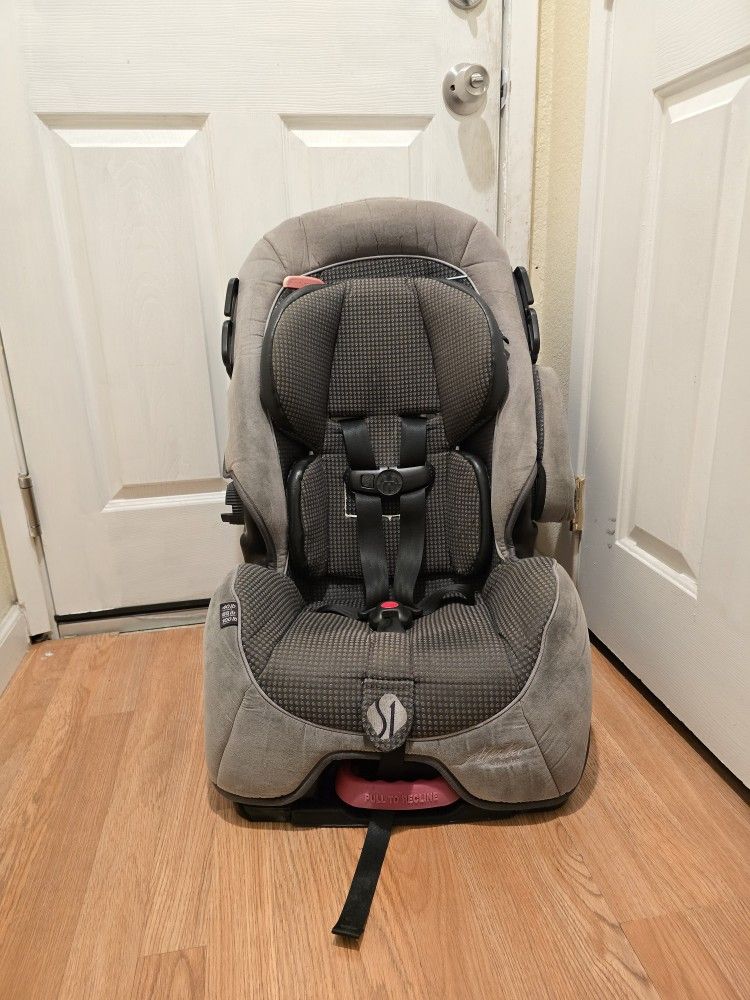 Safety 1st Alpha Elite 3-in-1 Convertible Car Seat