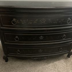 Well Made 3 Drawer Chest With Mirror Smoke Free/pet Free 