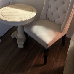 Coffee Table And 2 Chairs 