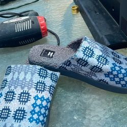 Men’s Tom’s Slippers 