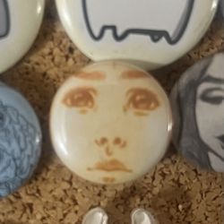 Zoomed in Face - 1 inch can badge pin