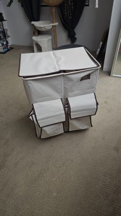 Laundry hamper