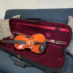 Vianna Violin 4/4 – Like New – Includes Case & KUN Shoulder Rest