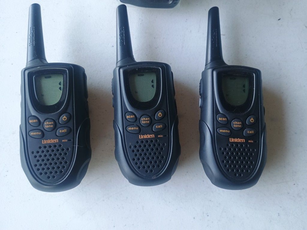 Uniden 10 mile range walkie talkies - all new - open package - just put new batteries in them