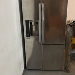 LG Refrigerator 
