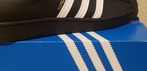 Brand New    Adidas  ,  all  sizes  , let me know what size you want.