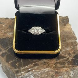 Lady’s 14k W/G (size 7.5)