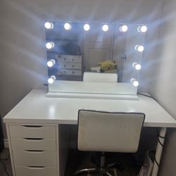 VANITY MIRROR AND DESK