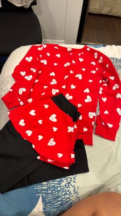 Red Heart Print Sweatshirt and leggings with skirt