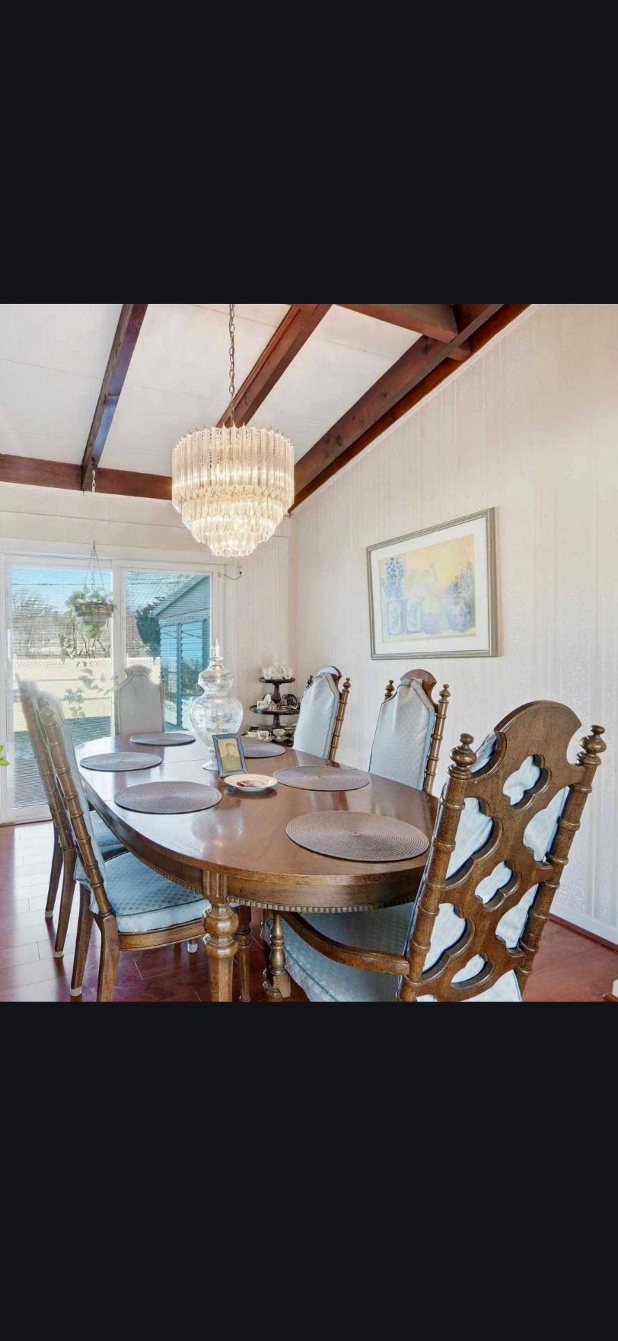Dining room table an 6 chairs