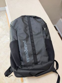 Patagonia 25L Black Hole Backpack- Brand new (with tags)