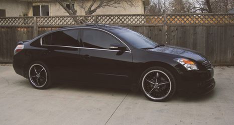 Nissan Altima 2007,Drives great,Clean interior and exterior.