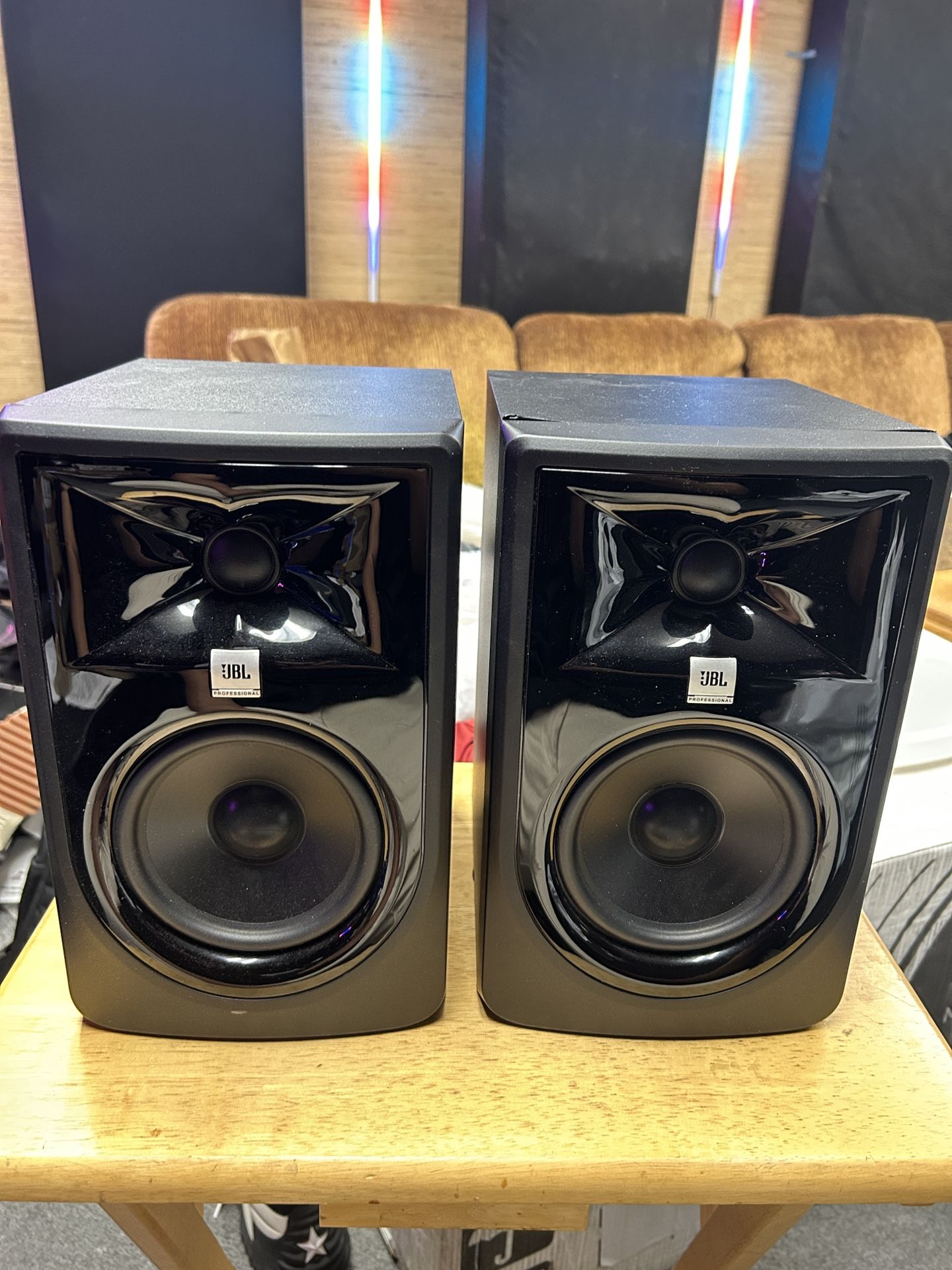 JBL 305P MkII Studio Monitor (Pair)