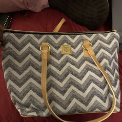 Dooney & Bourke Large Black and White ZigZag  Print Tote 