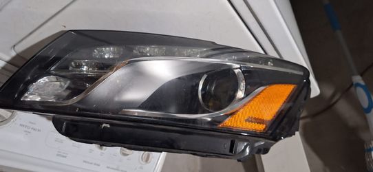 Xenon  Headlight LEFT
