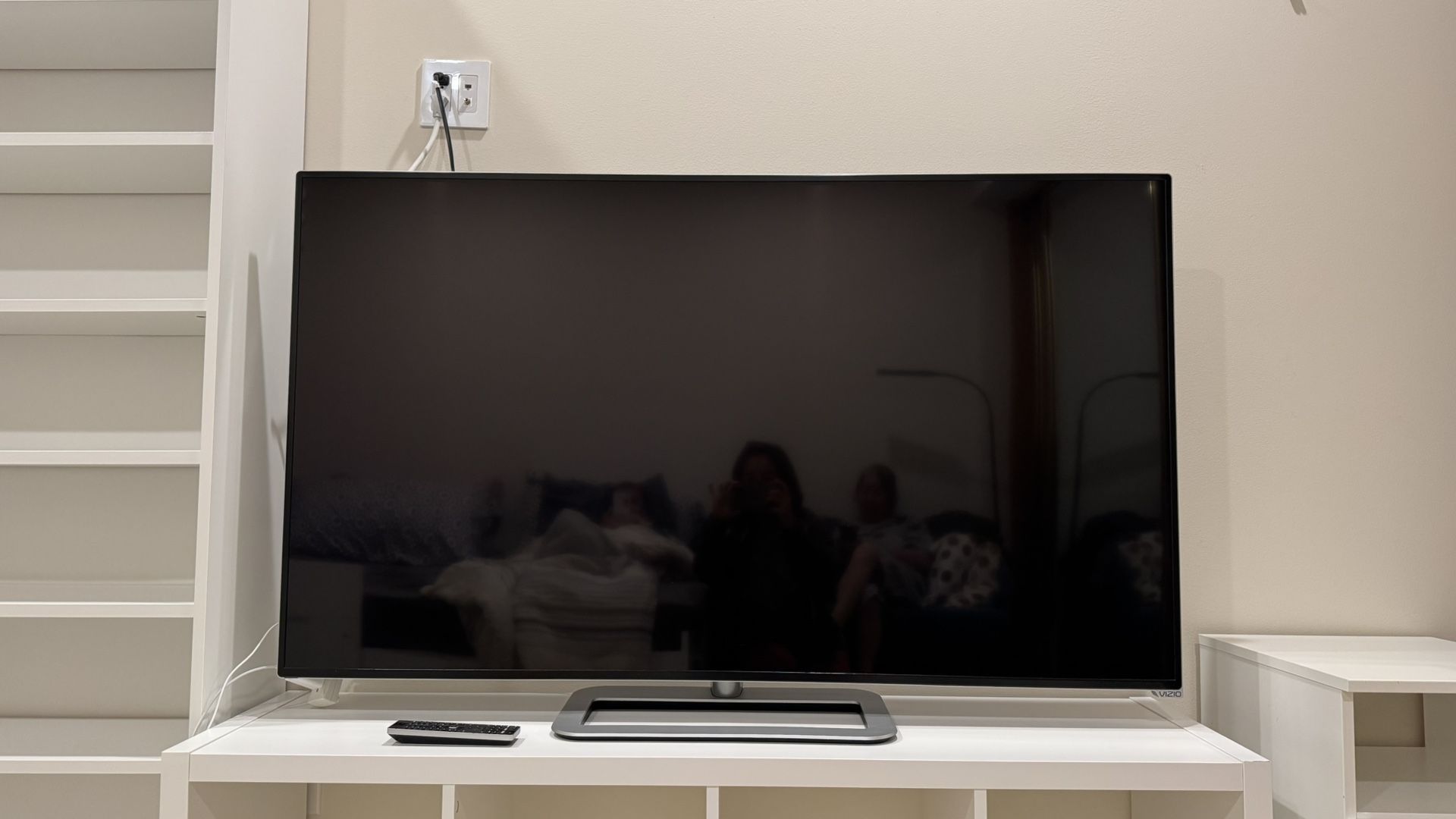 (Moving Sale) 60” Vizio Smart TV